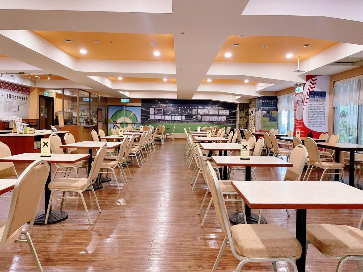 Orange Hotel - Park, 台中市 エクステリア 写真